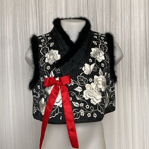 Korean traditional vest 100% silk, mink trims silk embroidery flowers Med